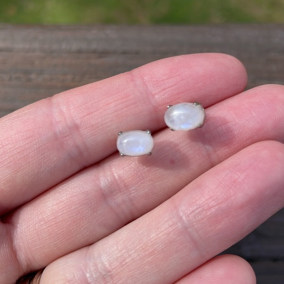 Genuine moonstone .925 studs - Picture 12 of 16